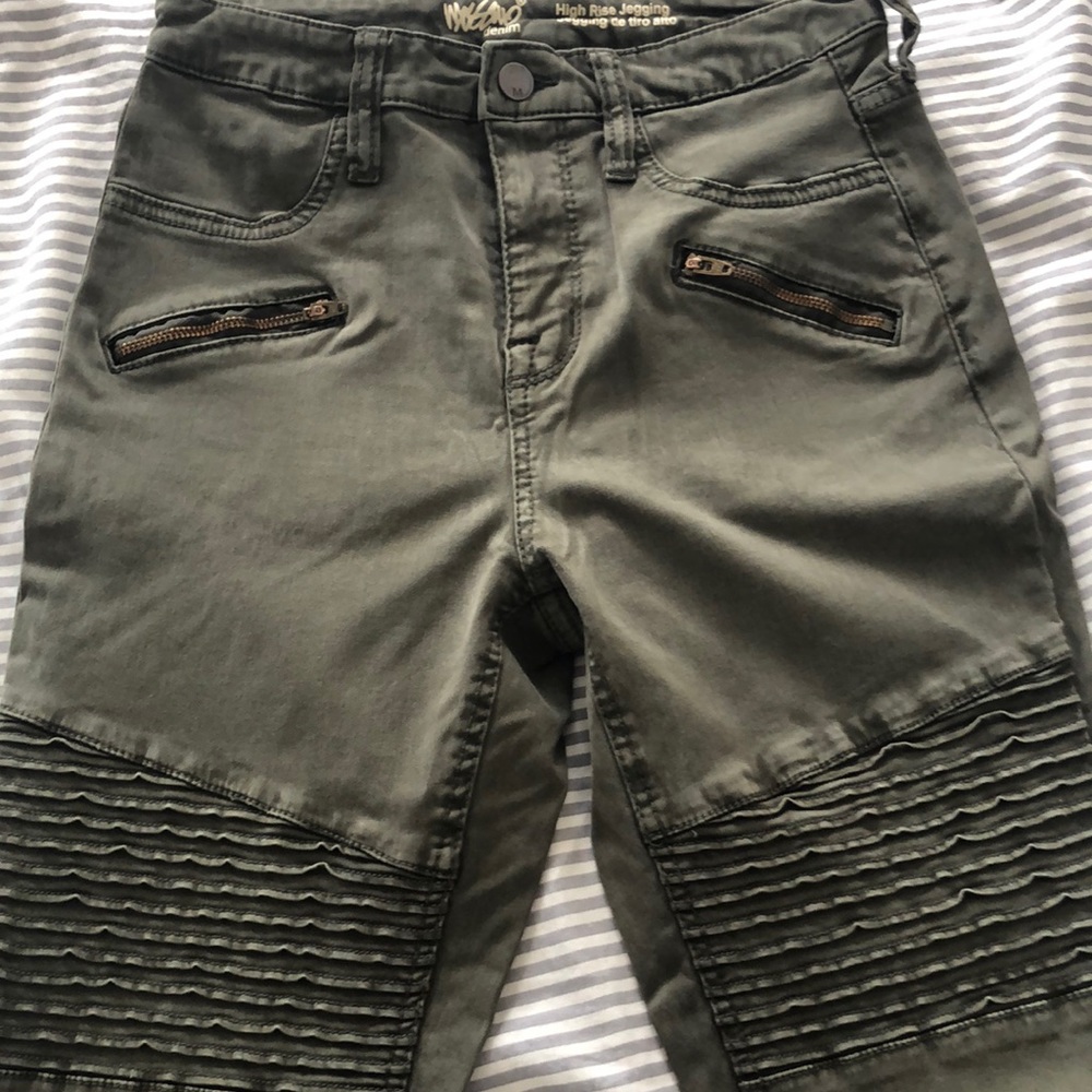 Green high waisted jeggings